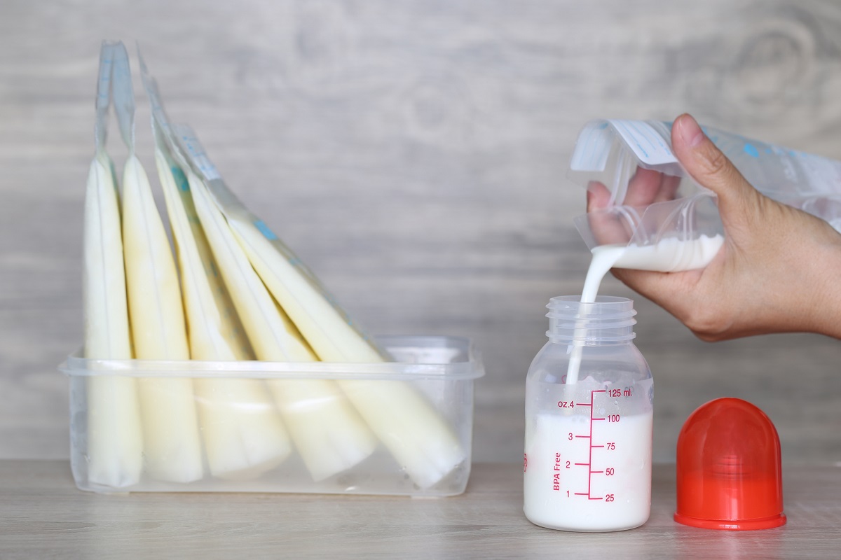 Skladování, zmrazení a následné použití odstříkaného mateřského mléka
